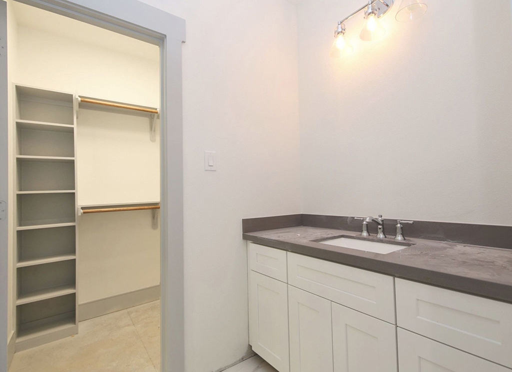 1834 Candlelight Place Dr